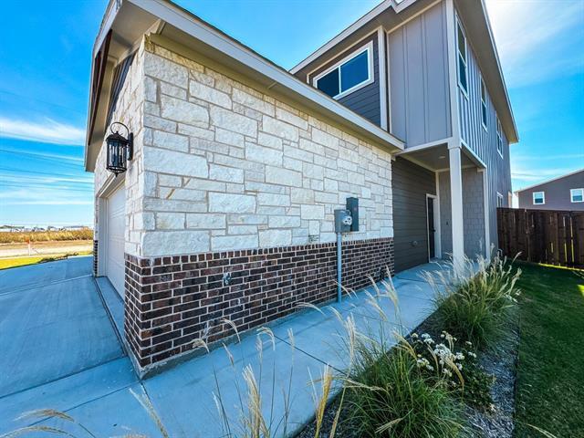 Building Photo - 732 Blackland dr