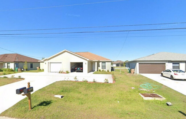 Photo - 547 SE 4th Ter