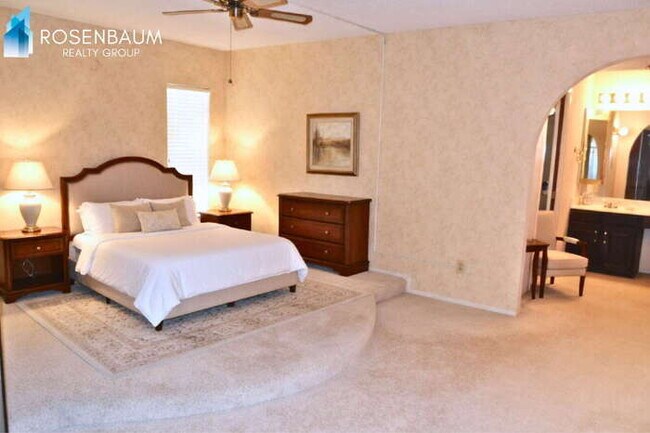 Photo - 10442 W Avalon Dr