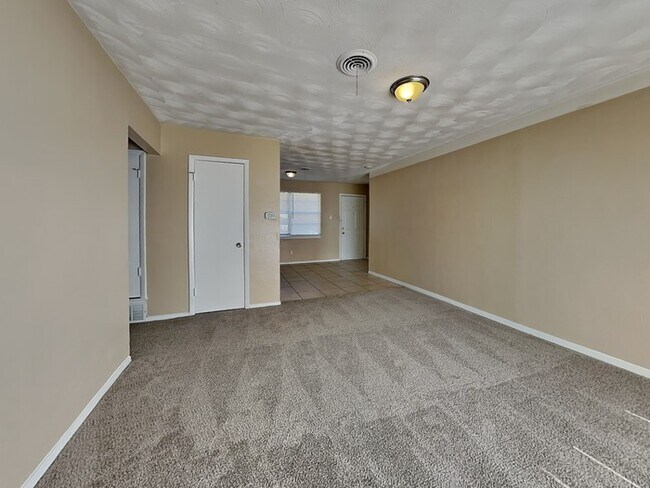 Photo - 2925 Caribbean Dr