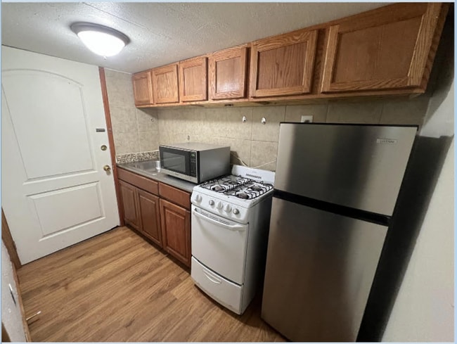 Photo - 821 Broadway Unit 4