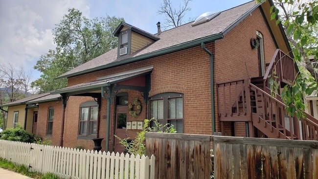 Building Photo - One Bedroom Apartment For Rent Near Pearl Street Mall