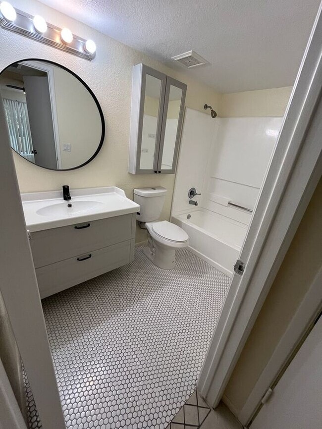 Photo - 1201 S McClintock Dr