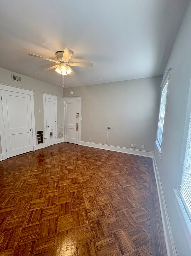 1111-1115 Ray Ave