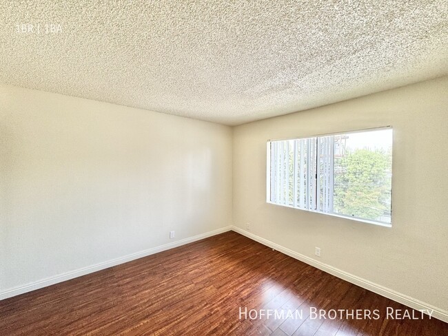 Photo - 15040 Vanowen St Unidad 209