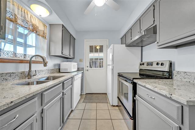 Photo - 2111 E Belt Line Rd