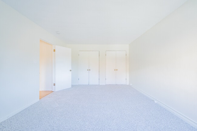 Photo - Sunset Country Club Plaza Apartments