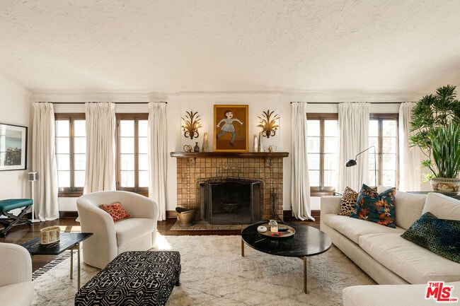 Photo - 144 S Orange Dr