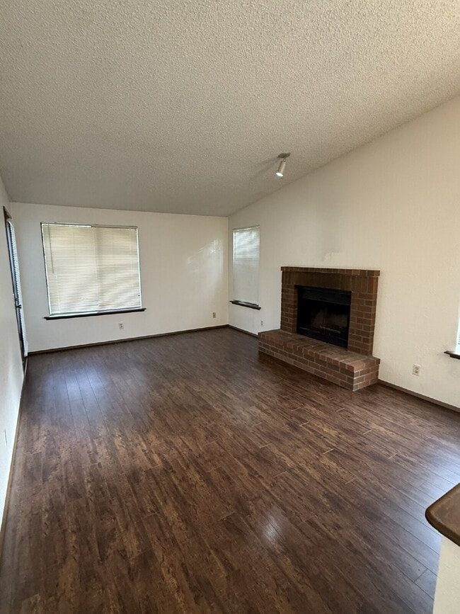Photo - Lovely Updated 2-bedroom Unit Available NOW! Unit D