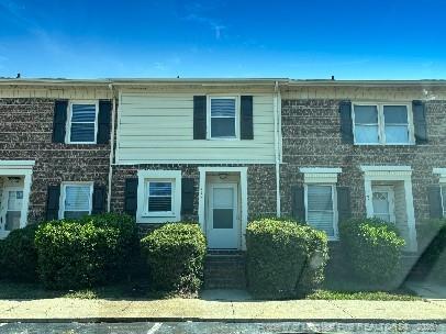 Building Photo - 422 Kirkcaldy Ct