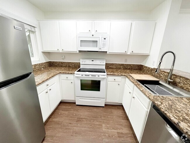 Building Photo - 7545 Charmant Dr Unit 1309 Rental