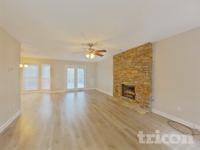 Photo - 530 N Oakland Cir