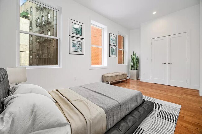 Photo - 546 Hudson Street Unit 2