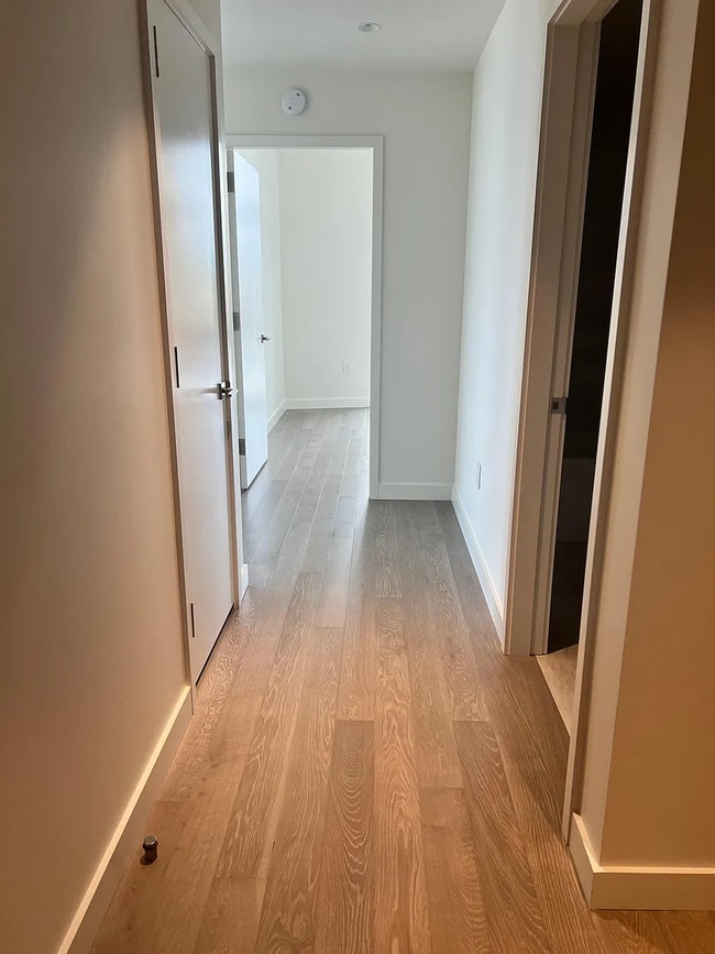 Entrance Foyer - 889 103rd Ave NE Unit 404