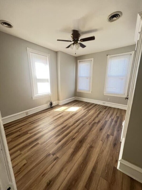 Photo - 26 N 54th St