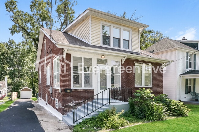 Photo - 9104 Delphine Ave