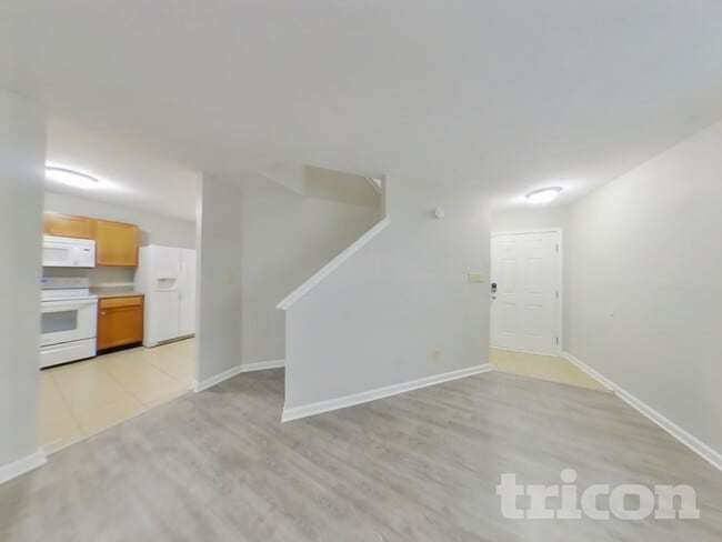 Photo - 1296 Edgewater Dr