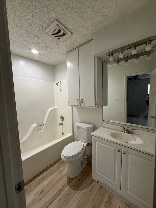 Photo - 1618 W Matthews Ave Unit A