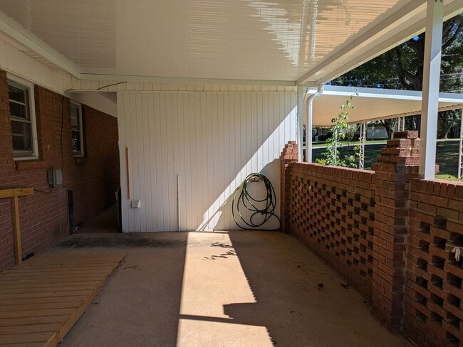 Photo - The Sister's House