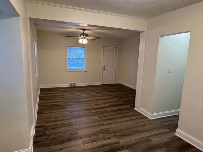 Photo - 3528 Rollins Ave