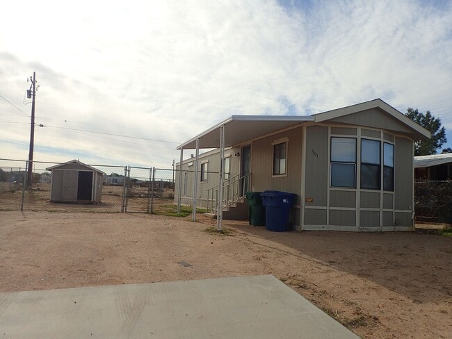 Building Photo - 1401 W Benson Ave