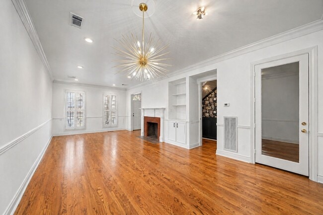 Photo - 5136 Chevy Chase Dr