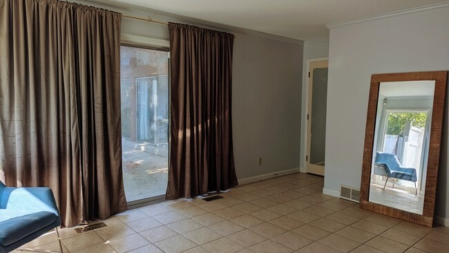 Photo - 550 Valewood Ln