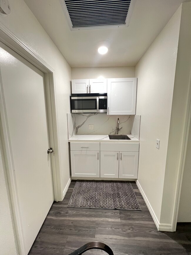 Kitchen - 1408 Everton Pl Unit RIVERSIDE ROOM FOR RENT