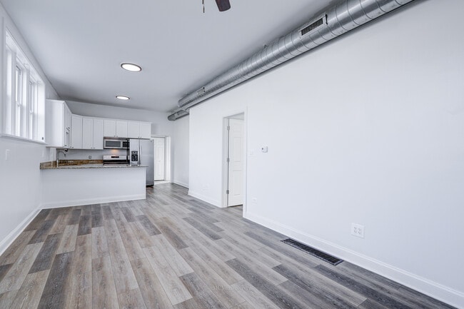 Photo - 224 Lemont St Unidad 5