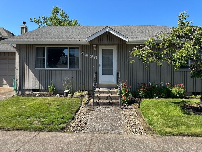 Photo - Large 2 bedroom 2 bathroom duplex with gar...