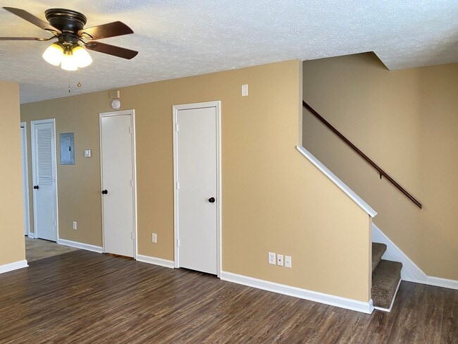 Photo - 3865 Northeast Dr Unit A