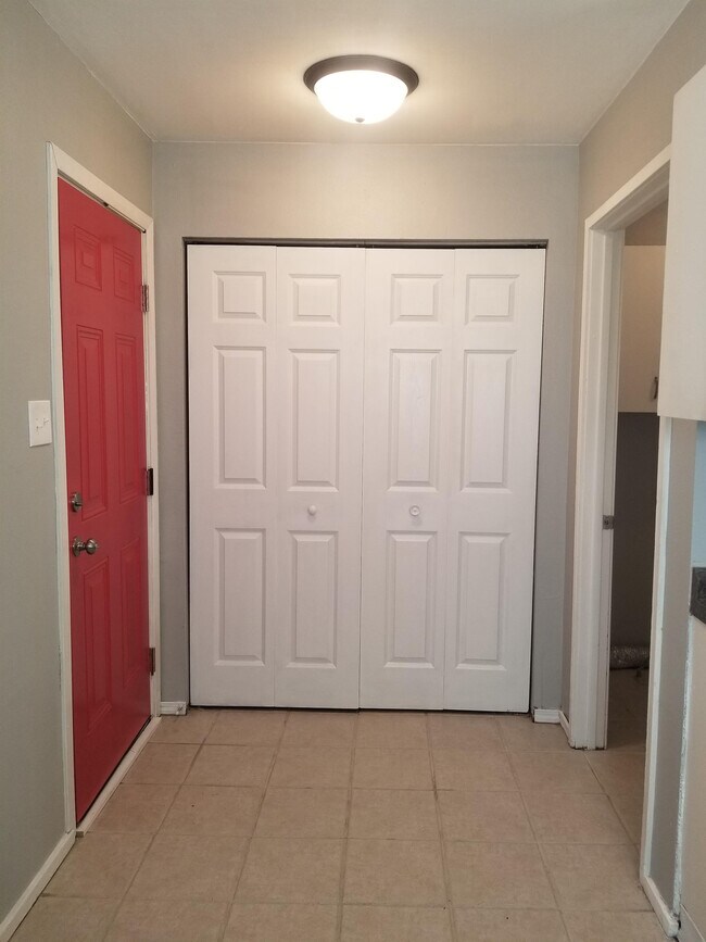 Photo - 2009 W 68th St