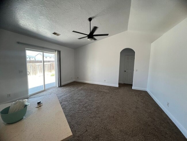 Photo - 4 bedroom Home Available