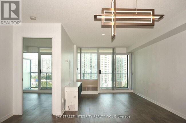 Photo - 5500 Yonge St Unit 1011