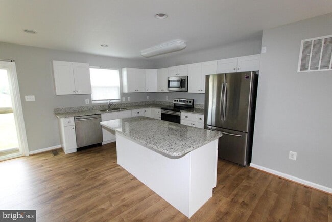 Photo - 123 Singleton Way