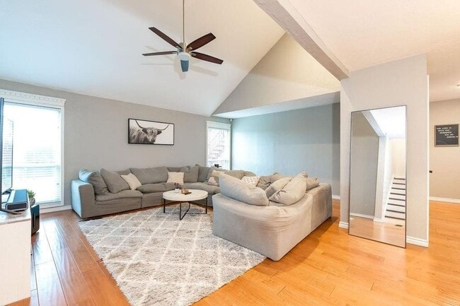 Photo - 301 SE 34th St