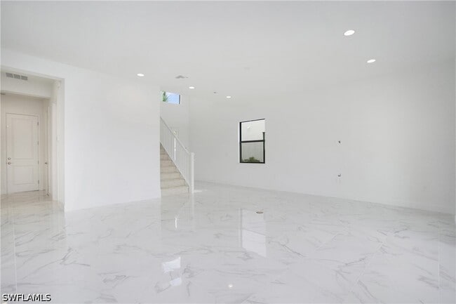 Photo - 20195 Ainsley St