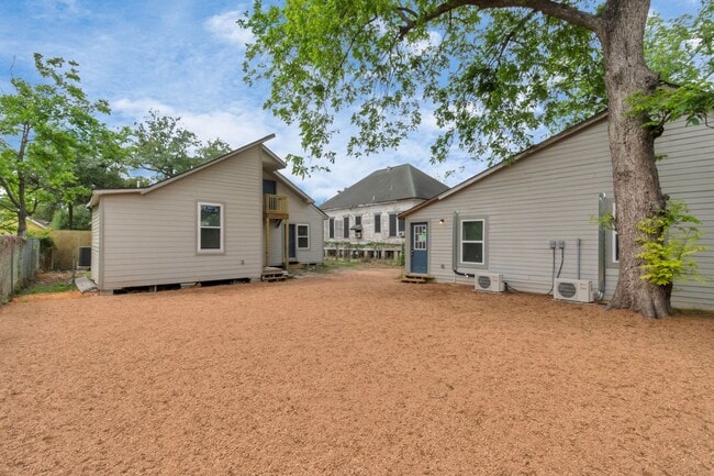 Photo - 211 Stiles St