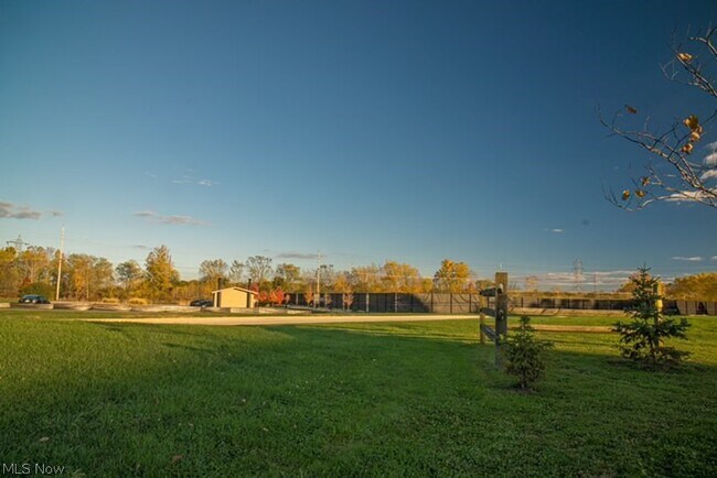 Photo - 1399 Barlow Rd Unit 1