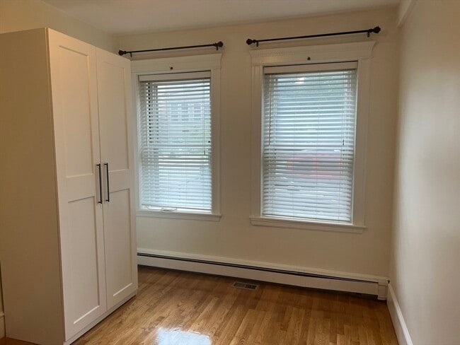 Photo - 12 Kilsyth Rd Unit 2