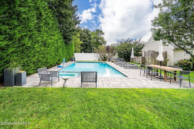 Photo - 2163 Village Rd House