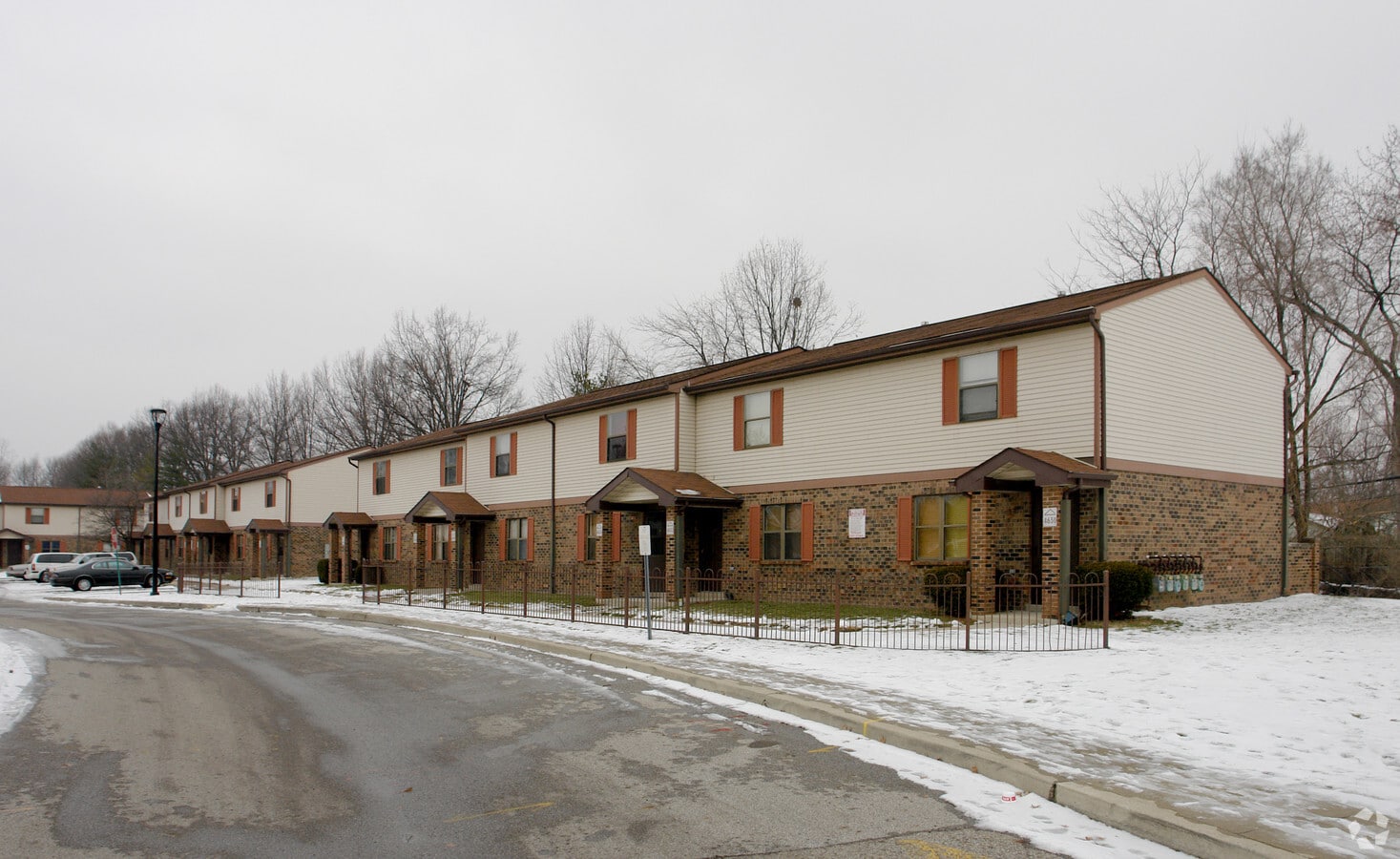 Glenview Estates - Glenview Estates Apartments