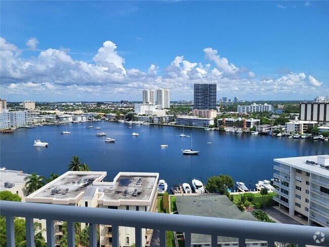 Building Photo - 137 Golden Isles Dr Unit 1510 Rental