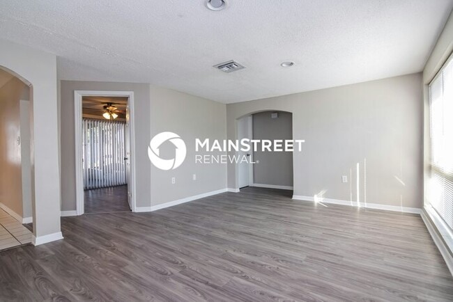 Photo - 3 Bedroom Pet-Friendly Home in Port Richey, FL with Main Street Renewal