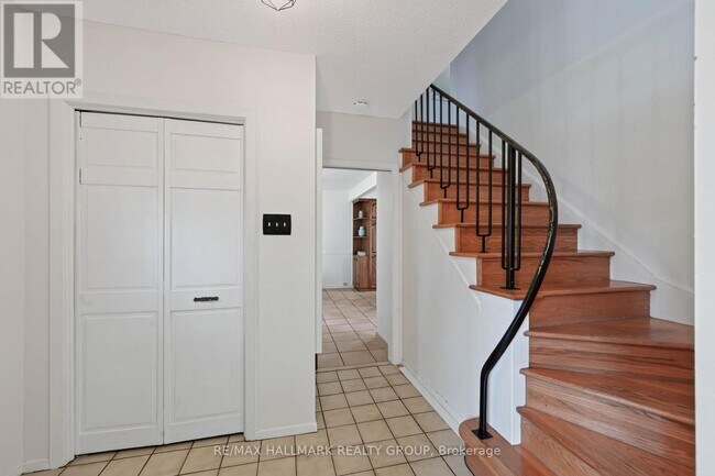 Photo - 1038 Arnot Rd