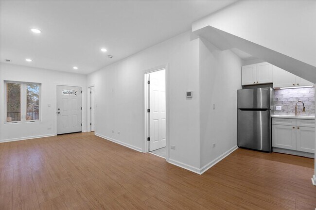 Photo - 1313 W Chicago Ave