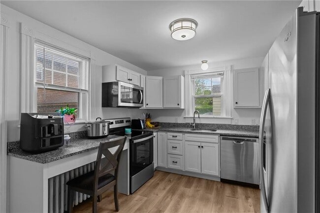 Photo - 44 Bedlow Ave