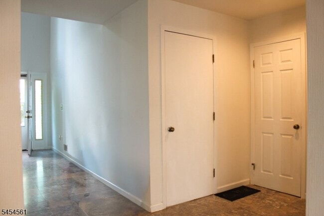 Photo - 15 Averell Dr
