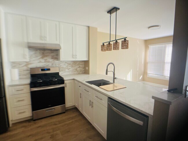 Photo - 1683 Vermont Dr