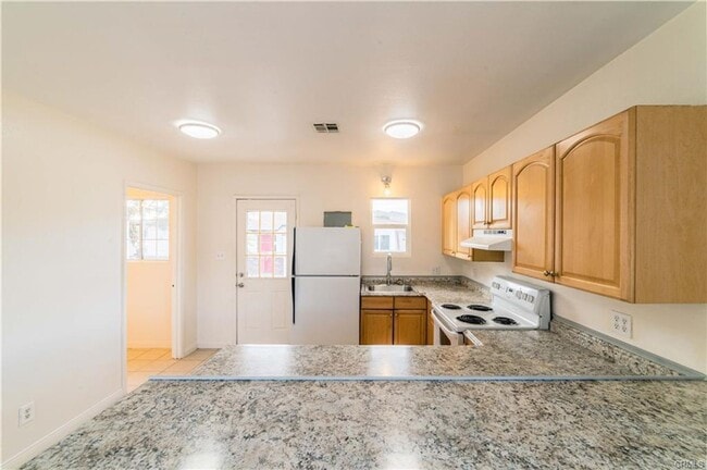 Photo - GREAT LOCATION IN DOWNTOWN - OLD TOWN YUCC...